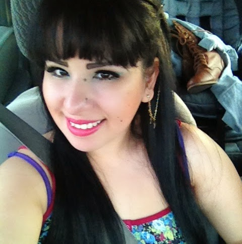 Luz Cardenas Photo 8