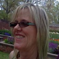 Suzanne Lyons Photo 26