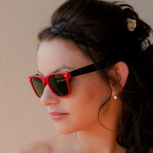 Amy Hewitt Photo 10