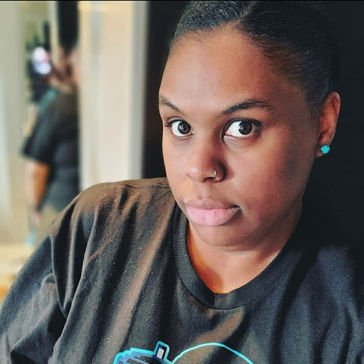 Nicole Hill Photo 34