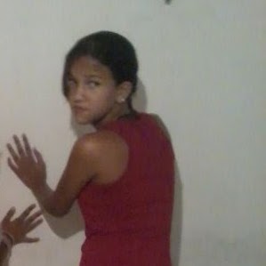 Claudia Kelly Photo 12