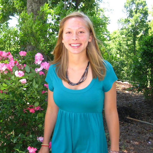Kelly Knutson Photo 17