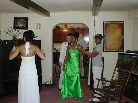 Stephanie Green Photo 38