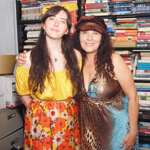 Anita Levy Photo 30