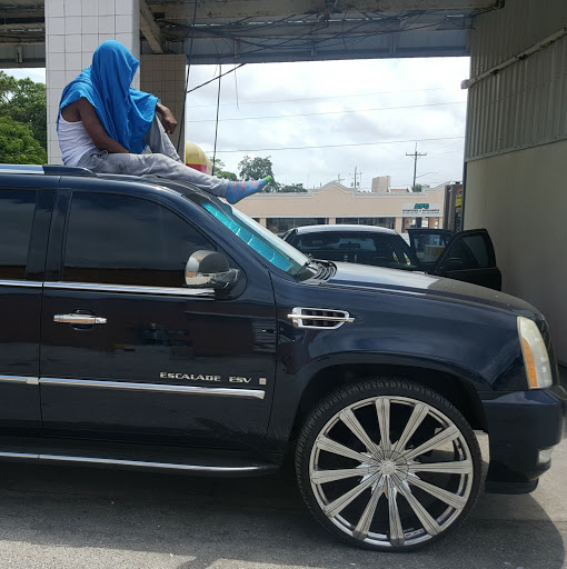 Kevin Daniels Photo 19