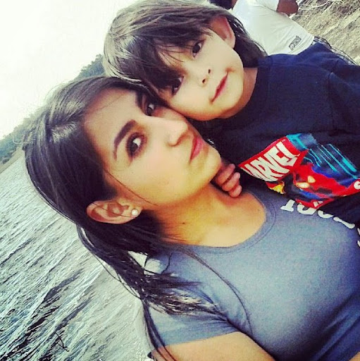 Denisse Guzman Photo 10