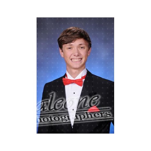 Alex Hale Photo 18