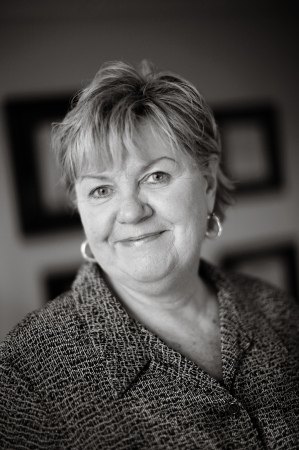 Linda Carpenter Photo 8