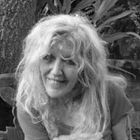 Sandra Lyons Photo 42