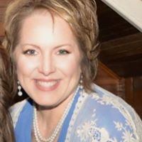 Stephanie Daigle Photo 16