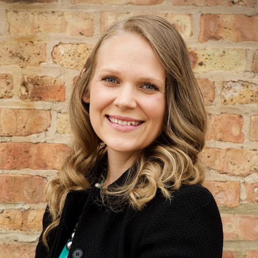 Julie Churchill Photo 16