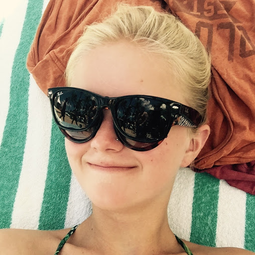 Renee Short Photo 12