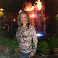 Jennifer Rhoades Photo 15