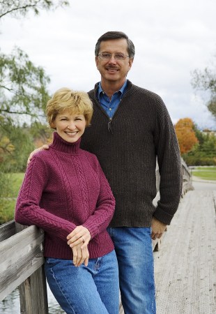 Julie Garrett Photo 24