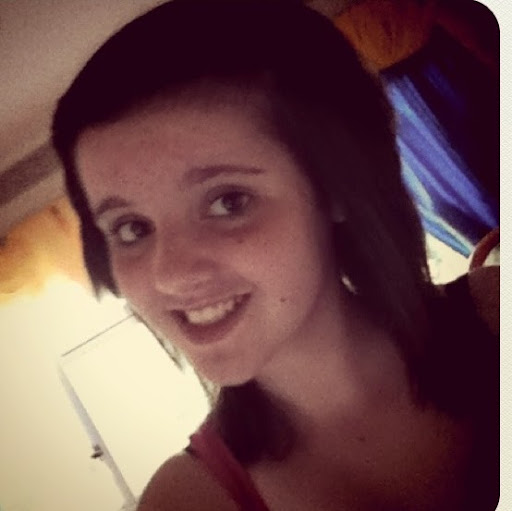 Victoria Kelly Photo 11