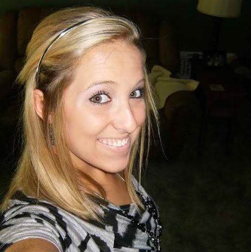 Haley Andrews Photo 19