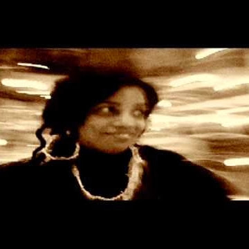 Tracy Shields Photo 9