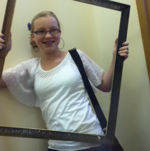 Erin Fields Photo 23