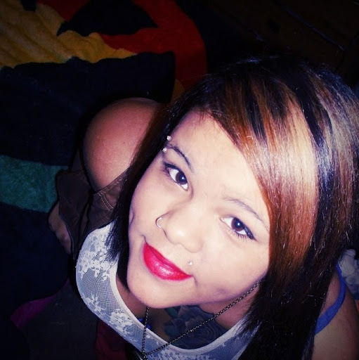 Julia Anderson Photo 23