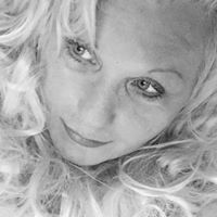 Angel Calvert Photo 4