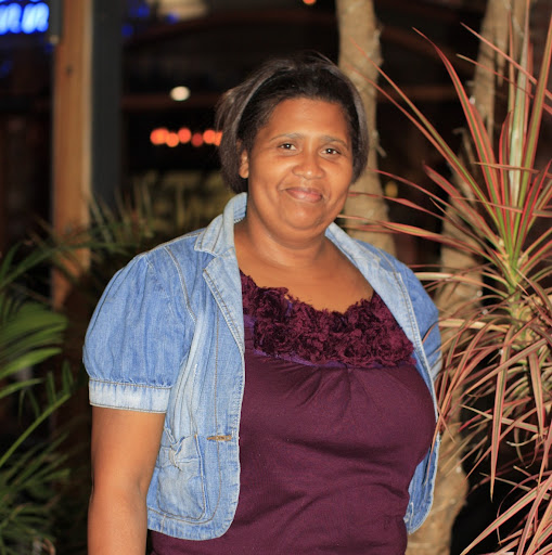 Elizabeth Mckay Photo 24