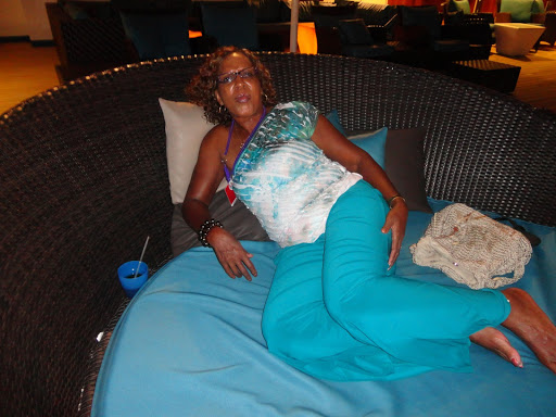 Dianna Robinson Photo 11