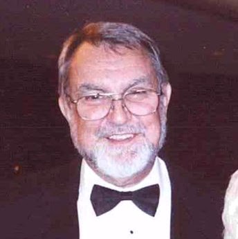 Everett Johnson Photo 21