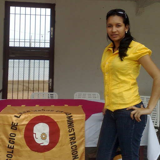 Denise Padilla Photo 33