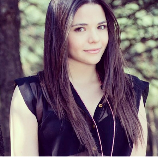 Amelia Rosales Photo 6