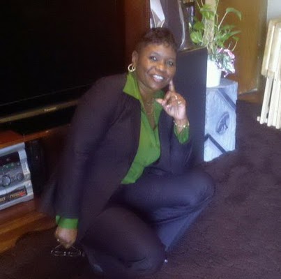 Michelle Perry Photo 37