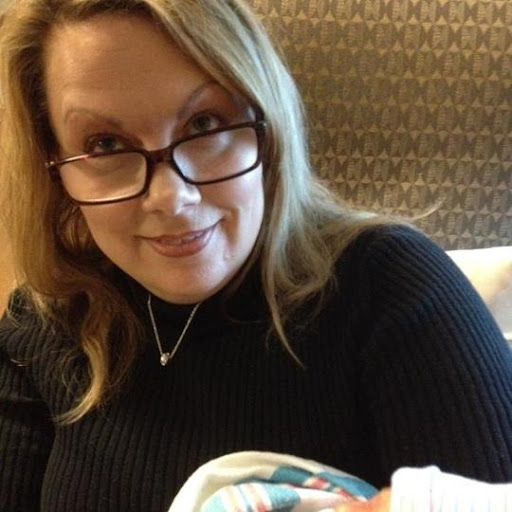 Julie Ritchie Photo 17