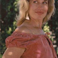 Julie Huebner Photo 7