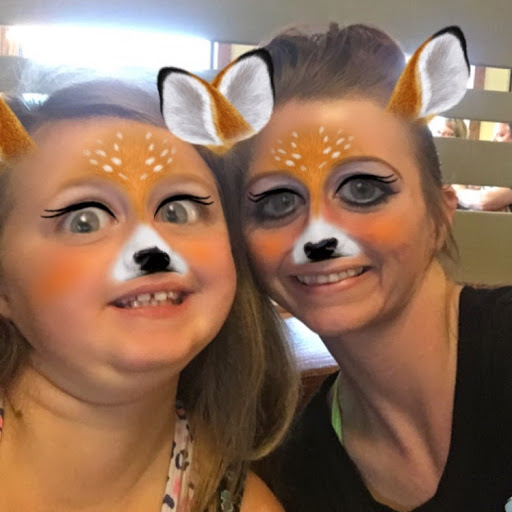 Christina Cheney Photo 14