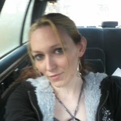 Laura Graves Photo 32