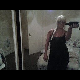 Kelly Webster Photo 25