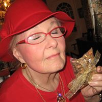 Diana Hansen Photo 11