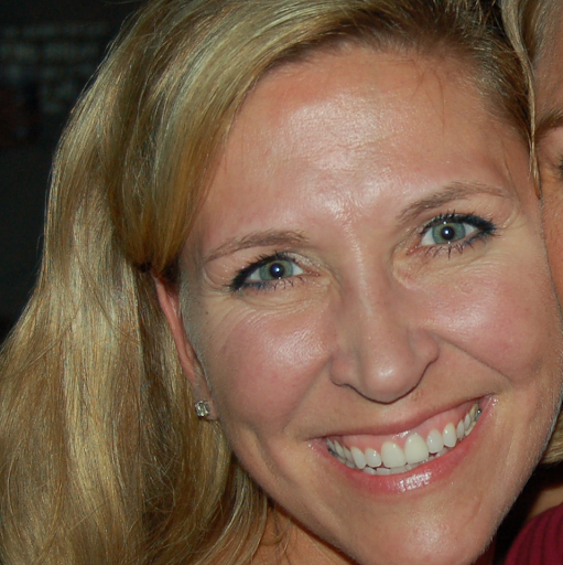 Kristine Roberts Photo 25