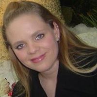 Julie Blackwell Photo 10