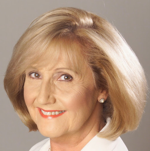 Maggie Cook Photo 30