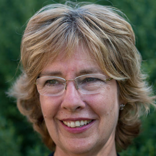 Julie Horne Photo 36