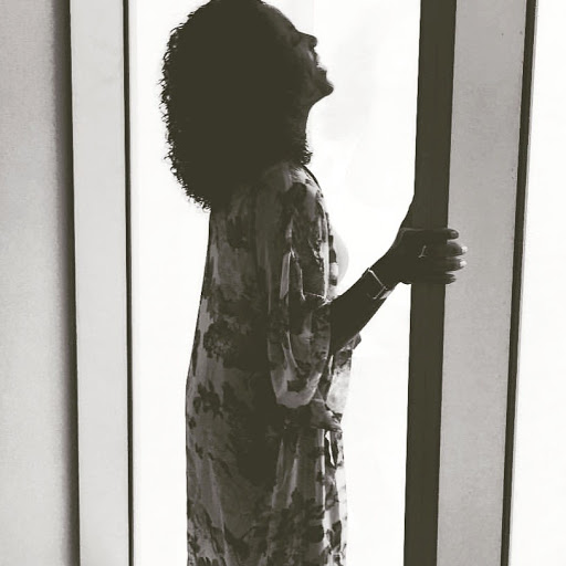 Claudia White Photo 35