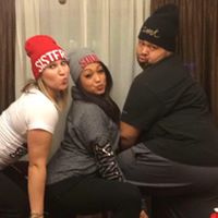 Elena Howell Photo 21