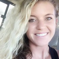 Robyn Tucker Photo 16