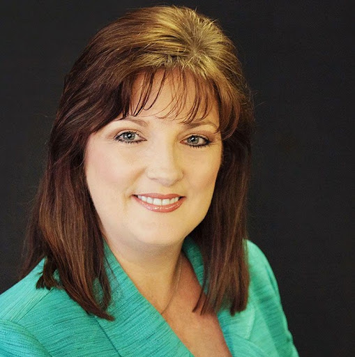 Lisa Waddell Photo 41