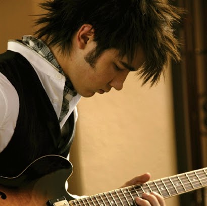 Kevin Jonas Photo 25