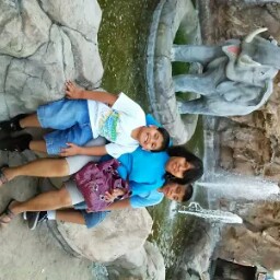 Laura Quinones Photo 32