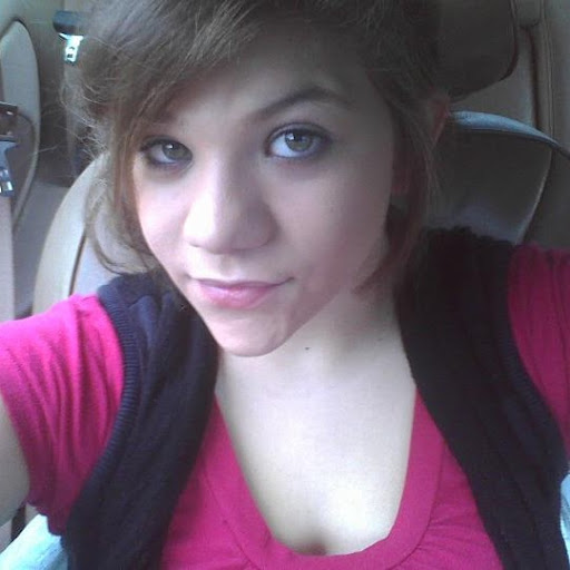 Danielle Andrews Photo 26