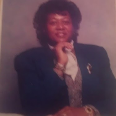 Mary Holder Photo 15