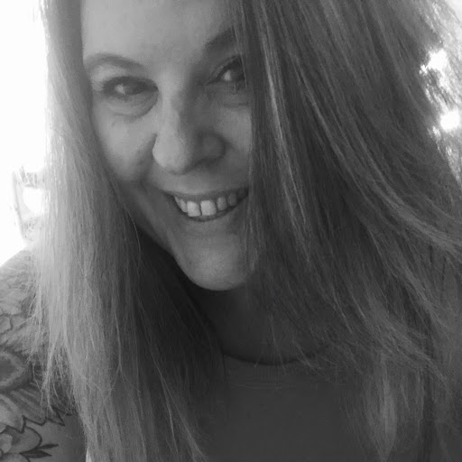 Alicia Field Photo 6