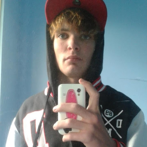 Adam Perkins Photo 37